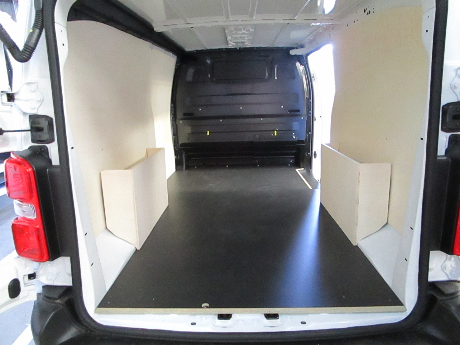 Kit habillage peuplier naturel sans plancher Expert, Jumpy, Scudo, Vivaro, Proace - AECY601B
