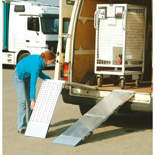 Rampe amovible repliable 2045*800 (2 parties) 975 kg